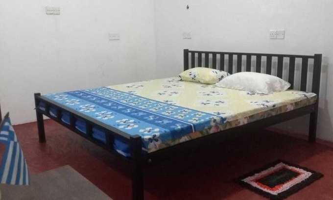 Seeduwa - Katunayake House | Cozy 2-bedroom house in charming Katunayaka with WiFi, AC