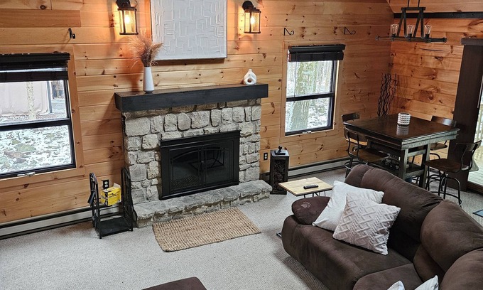 Lake Harmony House | Cozy 2 Bedroom In the Woods! Firepit! Peaceful place for romantic getaway!