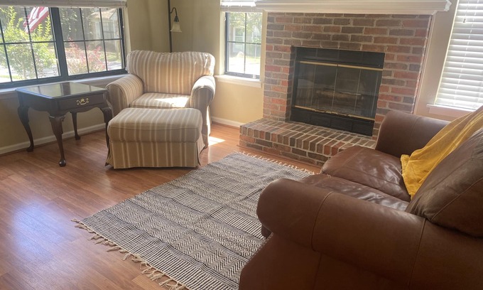 Tallahassee House | Cozy 2-bedroom townhome with beautiful fully fenced backyard!