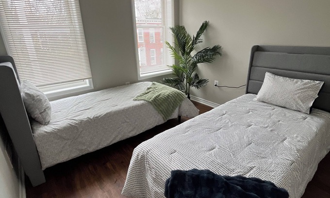 Downtown Baltimore House | Cozy 2-bedroom townhome in charming Baltimore with AC, fitness room, WiFi