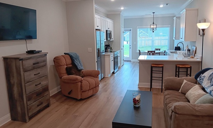 Cleveland House | Cozy 2-bedroom townhome near shopping, churches, and the outdoors