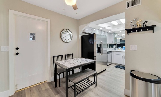 Summerlin House | Cozy 2-bedroom townhome in welcoming Las Vegas with WiFi, AC