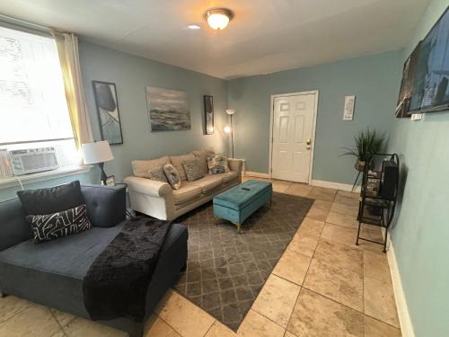 Seventh Ward Apartment | Cozy 2-bedroom unit in beautiful New Orleans with WiFi, AC