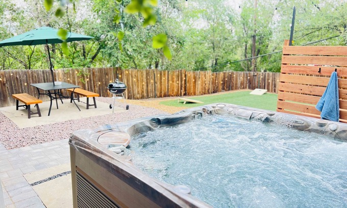 Colorado Springs House | Cozy 2-bedroom house with Hot Tub in charming Colorado Springs
