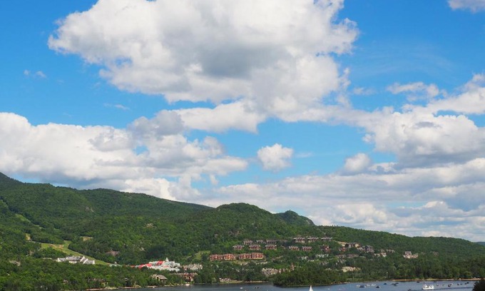Mont-Tremblant Apartment | Cozy 2 bedrooms condo with stunning Mont Tremblant mountain and lakeview