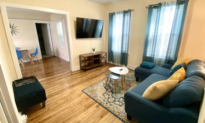 Worcester Apartment | Cozy, 2 BR APt in Worcester Close to Downtown, Palladium, DCU center, Polar Park