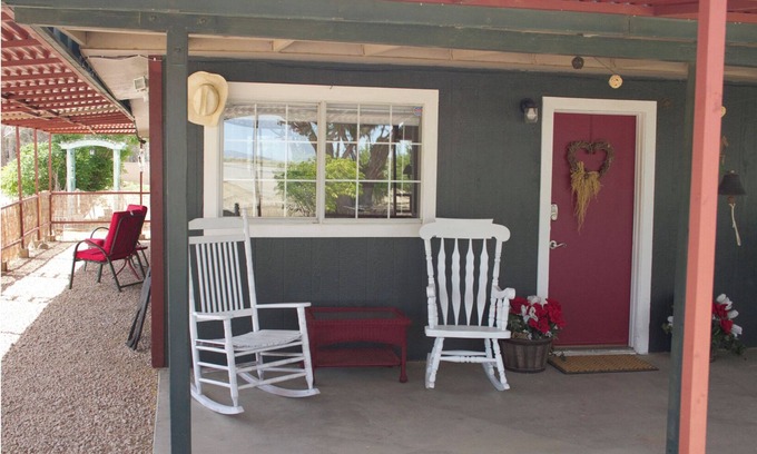 Rosamond House | Cozy 2 BR On 2 Acres With Orchard Rosamond, CA