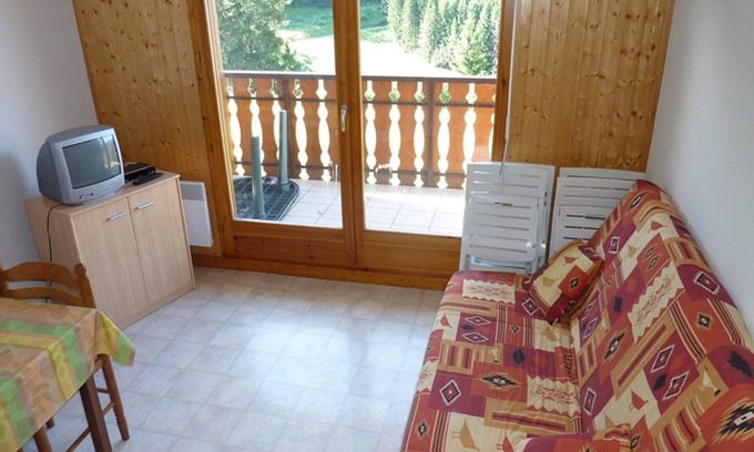 Station de Drouzin le Mont Apartment | Cozy 2-Room Apartment with Terrace, Mountain Views, and Parking in Le Biot
