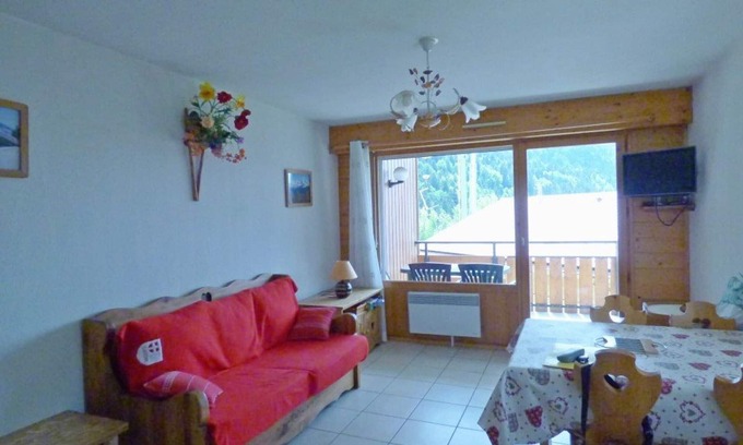 Saint-Jean-de-Sixt Apartment | Cozy 2-Room Apartment with Cabin, Garage & Balcony near Ski Resorts - Sleeps 6