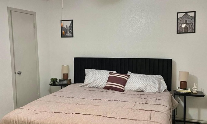 Medical Center District Condo | Cozy 2B condo with WiFi, AC in Medical Center, San Antonio