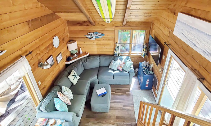 Wellfleet Condo | Cozy 2BD Deck 2 Condo-A/C, Private Deck w/Wooded View, Close to Everything