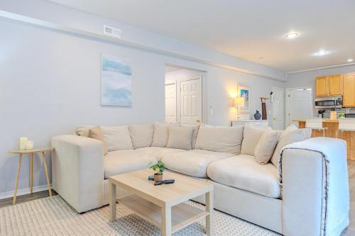 Herndon Apartment | Cozy 2bed bath Private Above Ground First Floor Suite