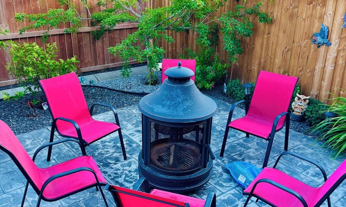 Airdrie House | Cozy 2BR Basement | Pet-Friendly | Walk to Pond