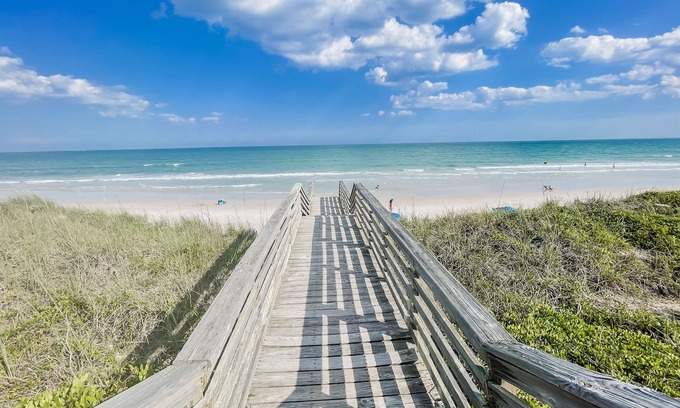 Sneads Ferry House | ☀️Cozy 2Br Beach House☀️ with Private Beach Access!