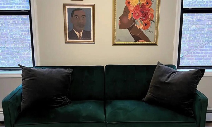 Jersey City Apartment | Cozy 2BR Modern Art Deco Retreat Minutes from NYC