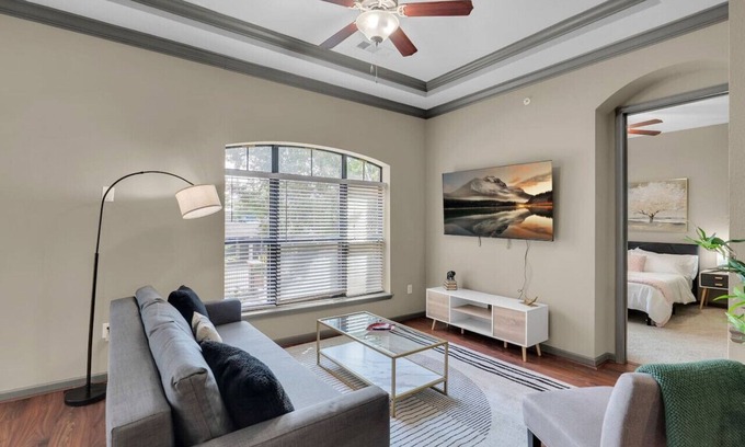 Brady Arts District Apartment | Cozy 2BR- Pool,Gym,Parkng,Near BOK Ctr&Arts Dstrct