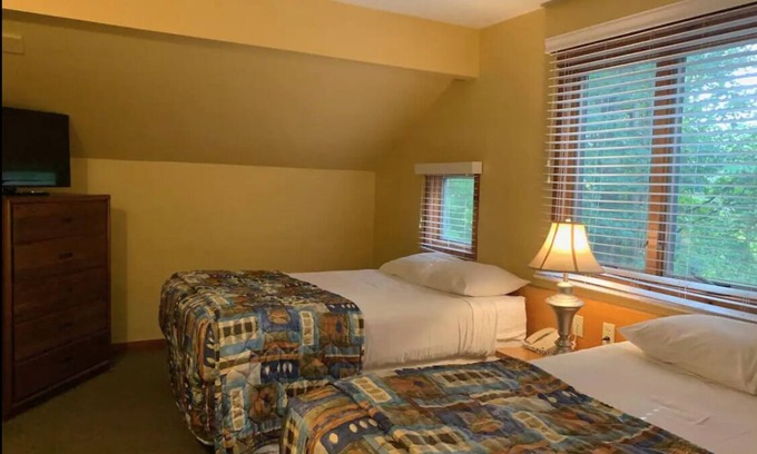 East Stroudsburg Resort | Cozy 2BR Suite in Shawnee Village Resort!