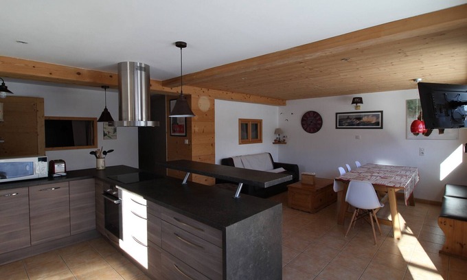 Valloire Apartment | Cozy 3* Apartment for 6, East-Facing with Terrace in Valloire, Close to Slopes and Amenities