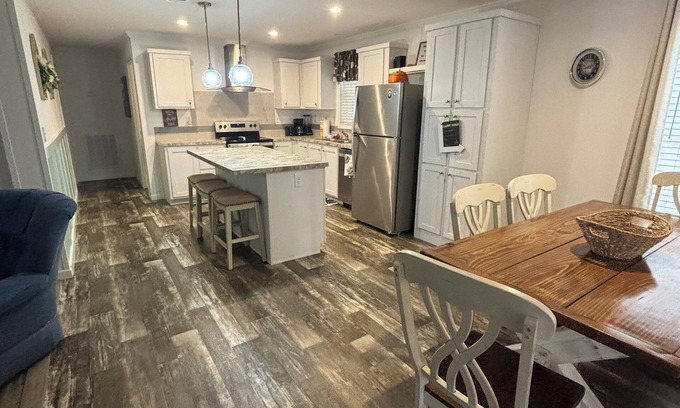 Apalachicola House | Cozy 3 BD NEW home in tranquil Apalachicola CALL FOR WEEKLY SPECIALS