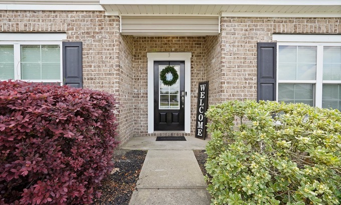 Port Wentworth House | Cozy 3-bedroom~3.5 Bath Townhome near Airport, Savannah, Pooler & Tanger Outlets