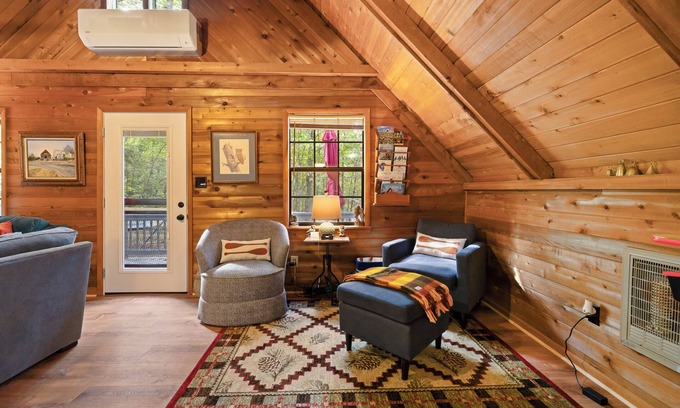 Blairsville Cabin | Cozy 3-bedroom A-frame cabin with fast WiFi, dog friendly, perfect for families