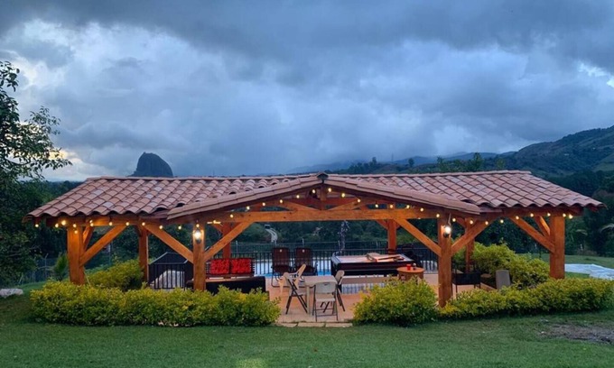 El Penol Cottage | Cozy 3-bedroom cottage in tranquil Vereda Bonilla with WiFi