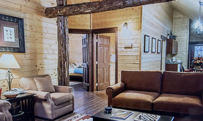 Gordonsville Cabin | Cozy 3 bedroom cabin in Shenandoah crosssing