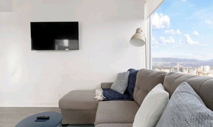 Kitchener Condo | Cozy 3-bedroom condo with WiFi, fitness room in welcoming Kitchener