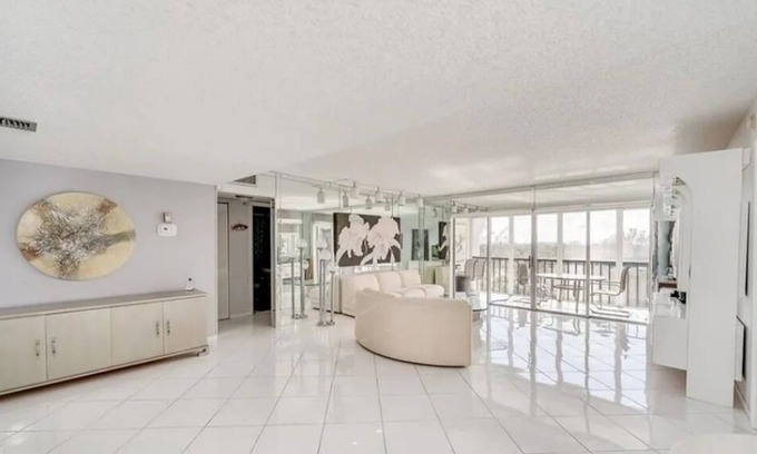 Inverrary Condo | Cozy 3-bedroom condo with WiFi, AC in marvelous Lauderhill