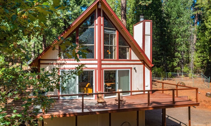 Glencoe Cabin | Cozy 3 Bedroom Getaway Mountain A-Frame Cabin