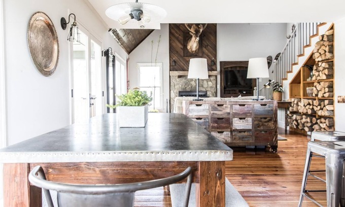 Boone House | Cozy 3 bedroom house with hot tub in Blowing Rock walking distance to ski slope