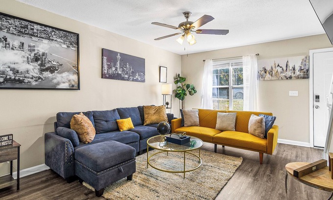 Church Street House | Cozy 3-bedroom house in Atlanta right by the airport Home away from home