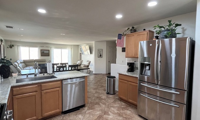 Lancaster House | Cozy 3-bedroom house in tranquil Lancaster with WiFi and AC