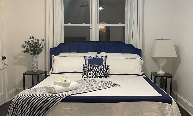 Ridgefield House | Cozy 3 bedroom House 25 min away from New York
