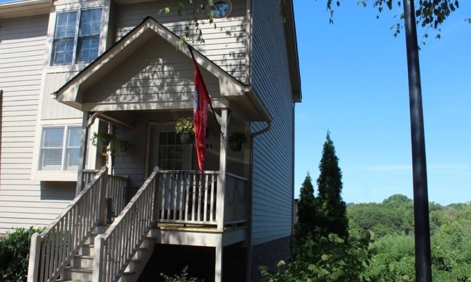 High Point Condo | Cozy 3-bedroom, lakefront condo
