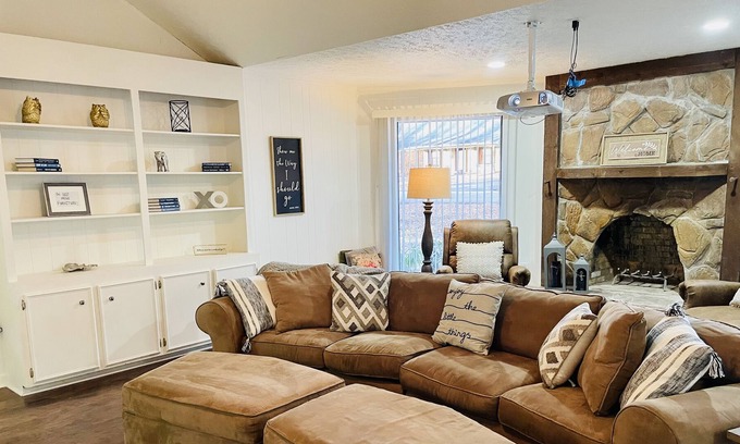Flowood House | ⭐️Cozy 3 bedroom WHIPPOORWILL House at the REZ⛵️