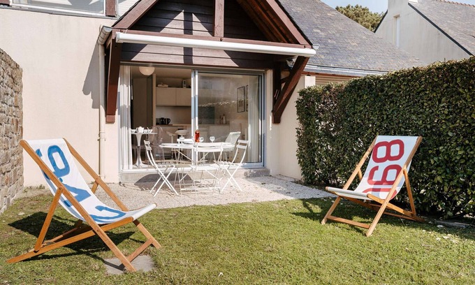 Carnac Apartment | Cozy 3-Room Apartment in Carnac, 100m from Beach, Terrace & Garden, 4 Guests