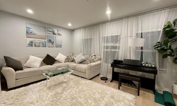 Pasadena House | Cozy 3B2B beautiful home in pasadena old town with indoor fireplace and piano