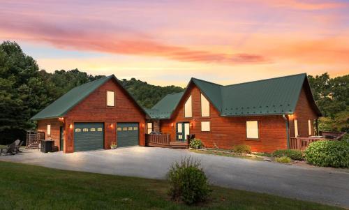 Sparta House | Cozy 3BR Bloff Hytte with Mountain Views and BBQ