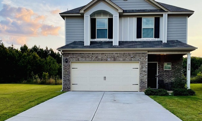 McDonough House | Cozy 4-bedroom home in Suburbs of Metro Atlanta