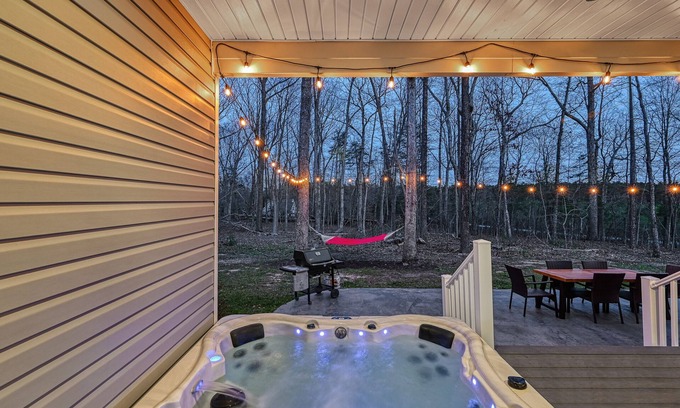 Mineral House | Cozy 4-bedroom house with WiFi, Hot Tub and Fire Pit