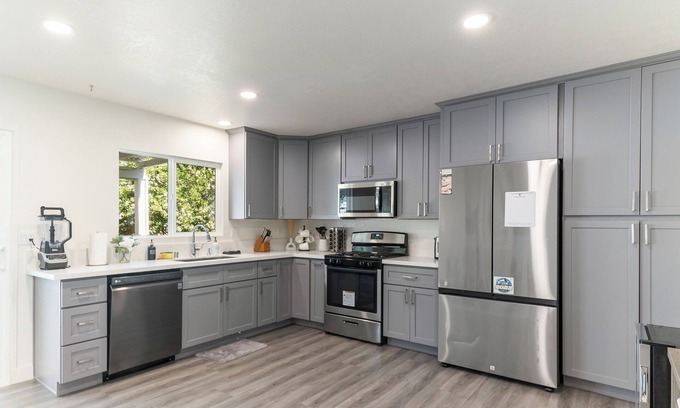 Rancho Cucamonga House | Cozy 4-Bedroom House in Charming Rancho Cucamonga With Lux Modern Finishes