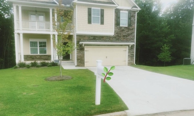 Dallas House | Cozy 4 Bedrooms 🏡 with parking on Premise