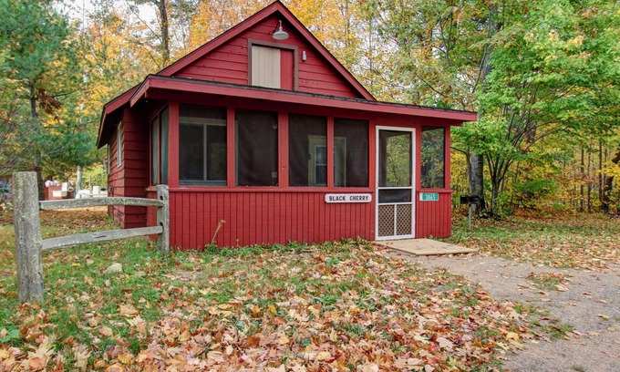 Lac du Flambeau Cabin | Cozy 4 person, Wisconsin Northwoods Cabin w/access to 2 lakes! Pet Friendly!