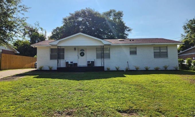 Columbus House | Cozy 4BR Home w/Screened Porch, Private Fenced Yard, & Near Fort Moore