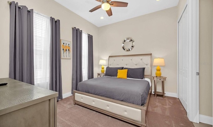 West Haven House | Cozy 5BR Townhome Private Pool & BBQ Near Disney