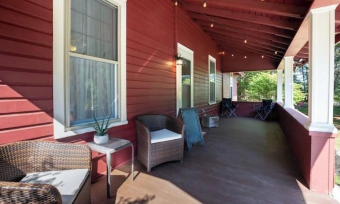 Warrensburg House | Cozy Adirondack Escape