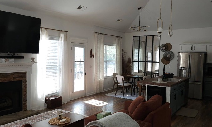 Clarksville House | Cozy & Airy Retreat with Lots of Character