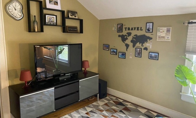 Columbia Apartment | Cozy and Amazing Duplex