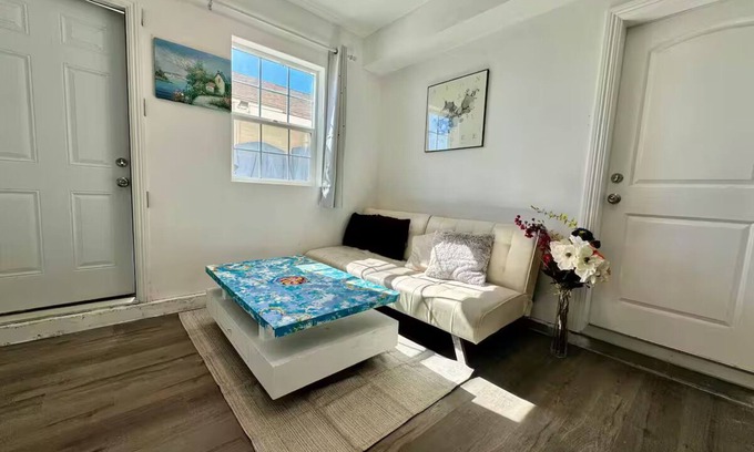 Hacienda Heights Apartment | Cozy and Bright Petite 2b1b